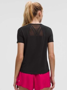 NWT Lululemon Sculpt Short-Sleeve Shirt
Black